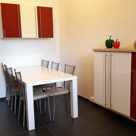 Met 2 Slaapkamers Lägenhet *