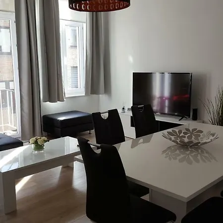 Met 2 Slaapkamers Apartment *